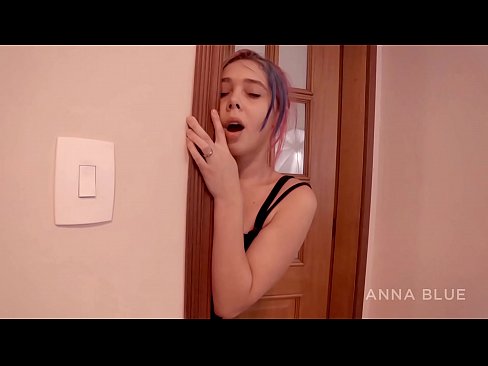 ❤️ 我回到了我的兄弟身上。我和他的女朋友發生了性關係。女同性戀的回報。 性愛視頻 在我們 ❤